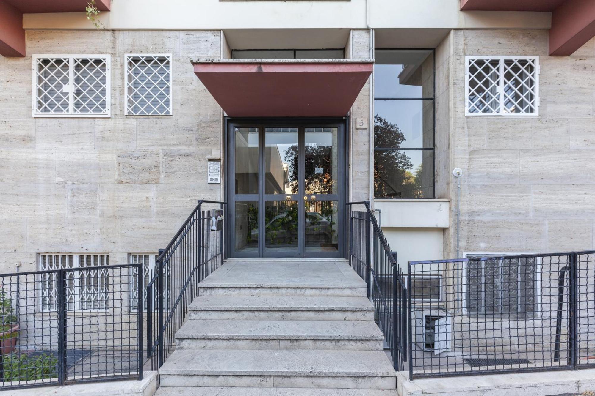 Apartment Hostly-libia Light Lodge-10min Metro To Colosseum